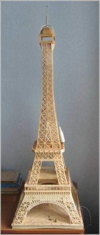 Torre Eiffel 1 001